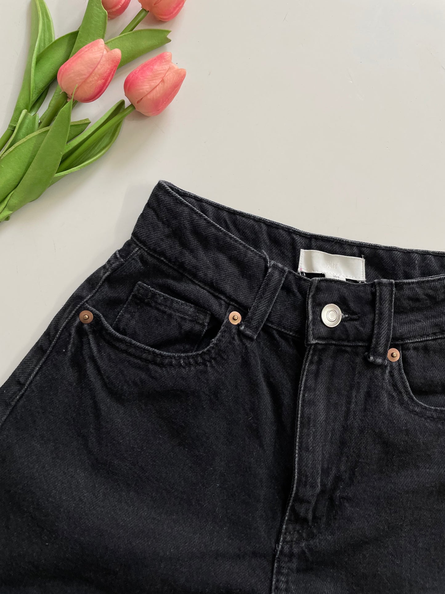 HM DENIM SHORTS - WAIST 22