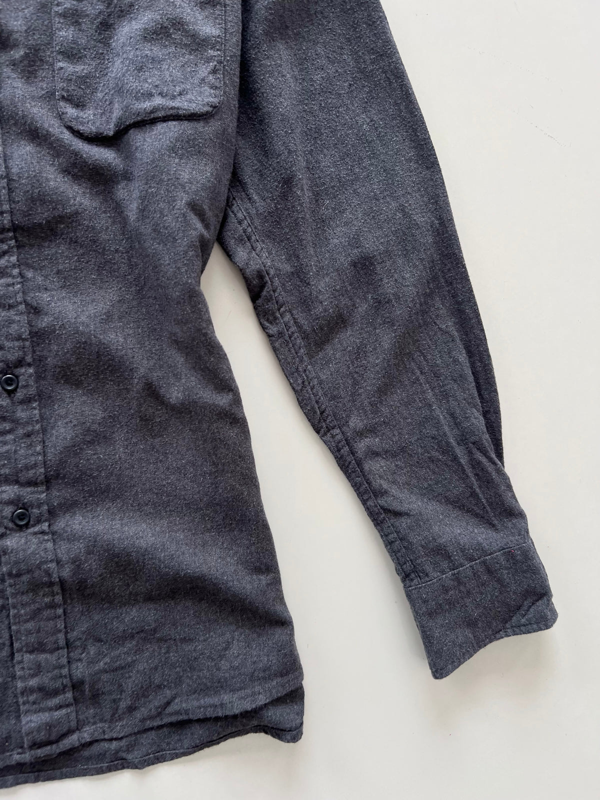 Uniqlo Shirt-Bust 42