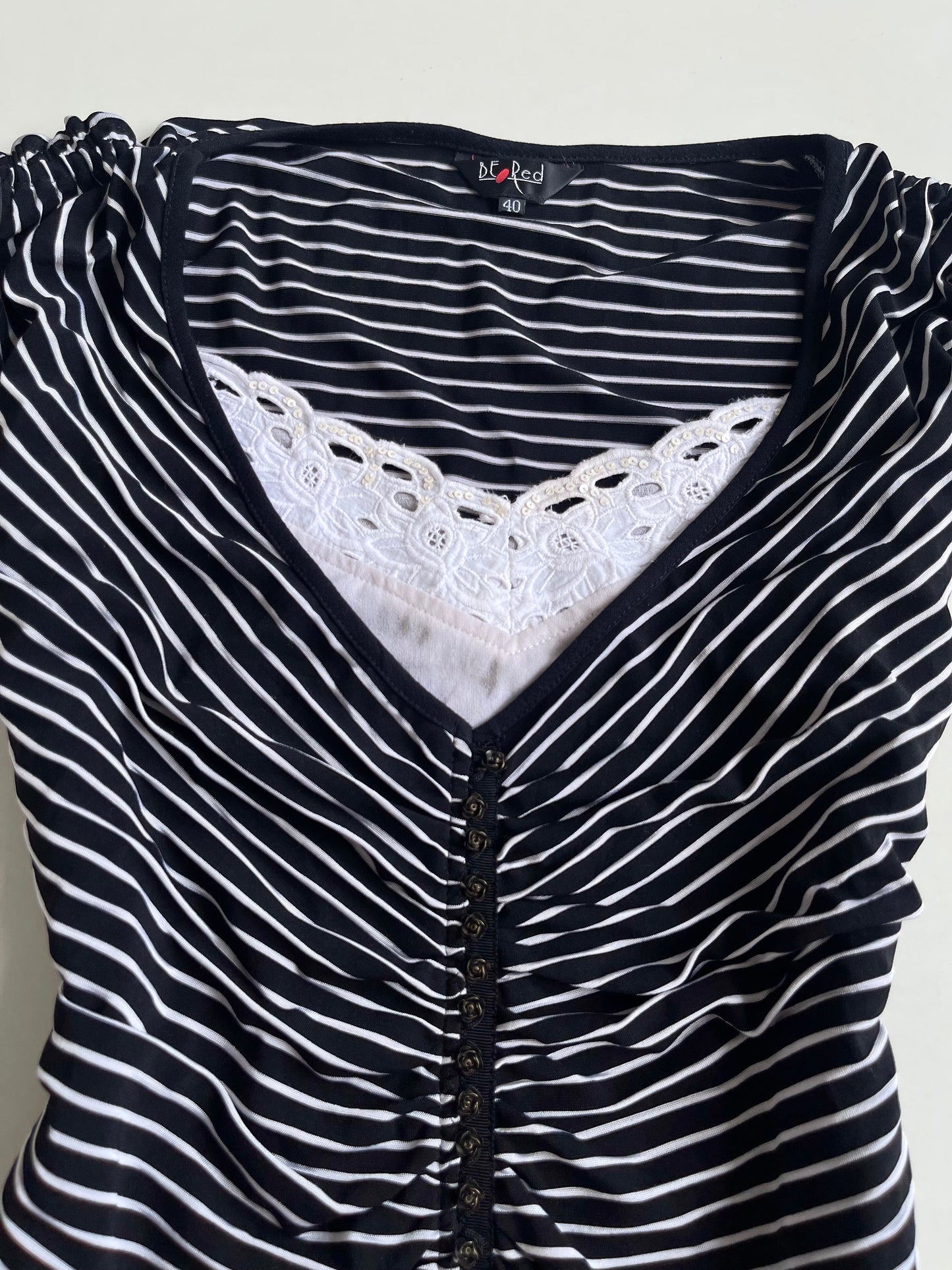 Be Red Vintage Top-Bust 32 to 34