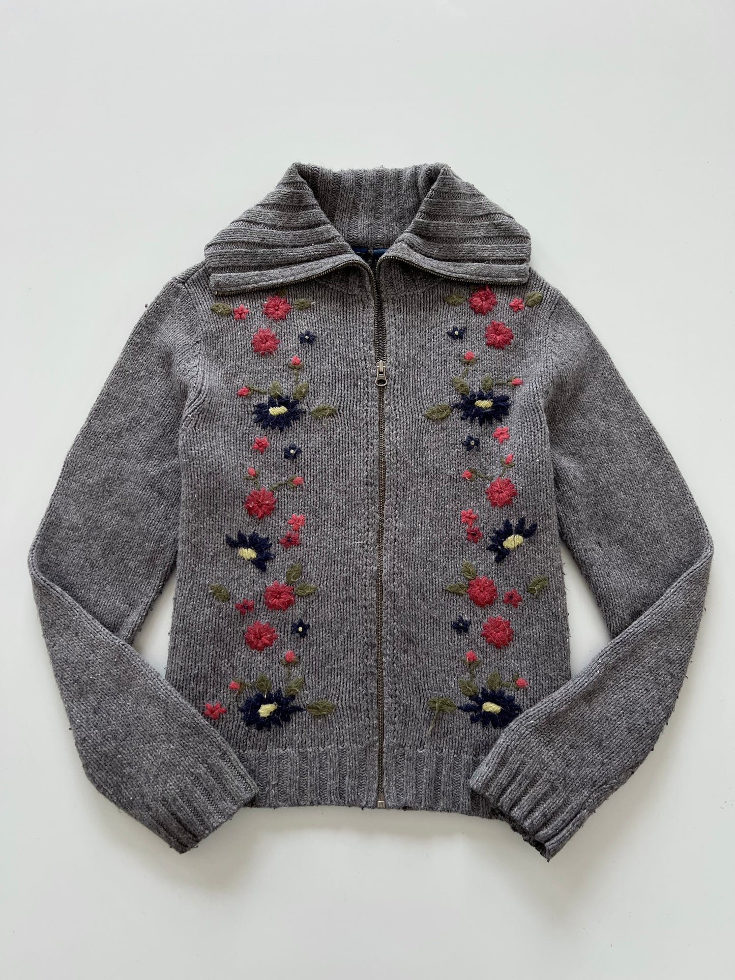 Sonoma Embroidered Zipper -Bust 40
