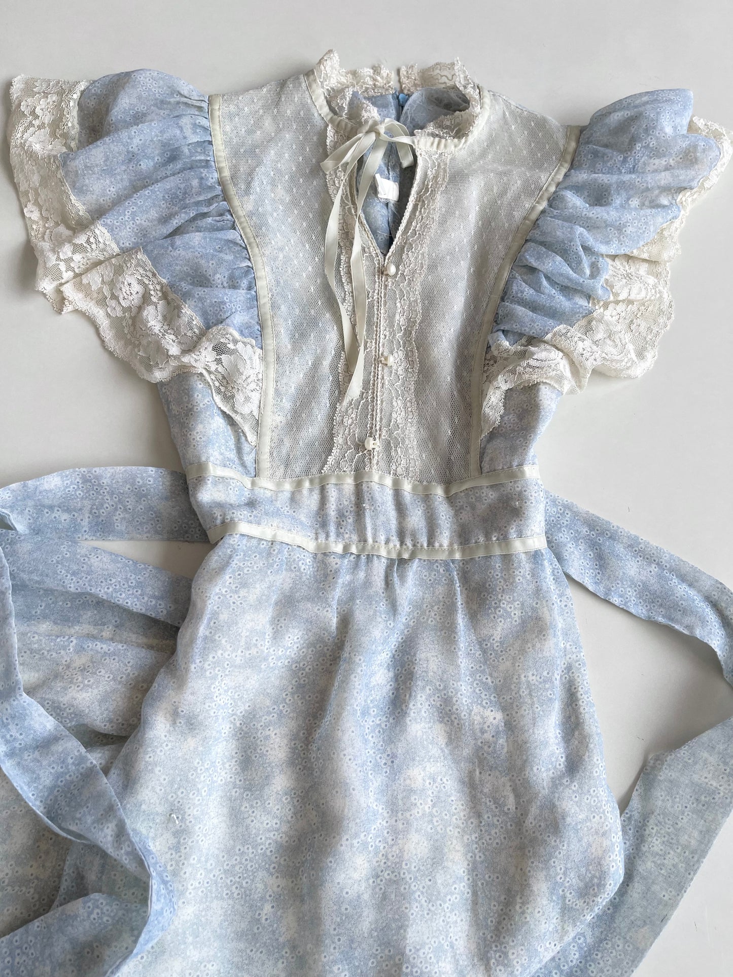 Vintage Lace Dress-Bust 32