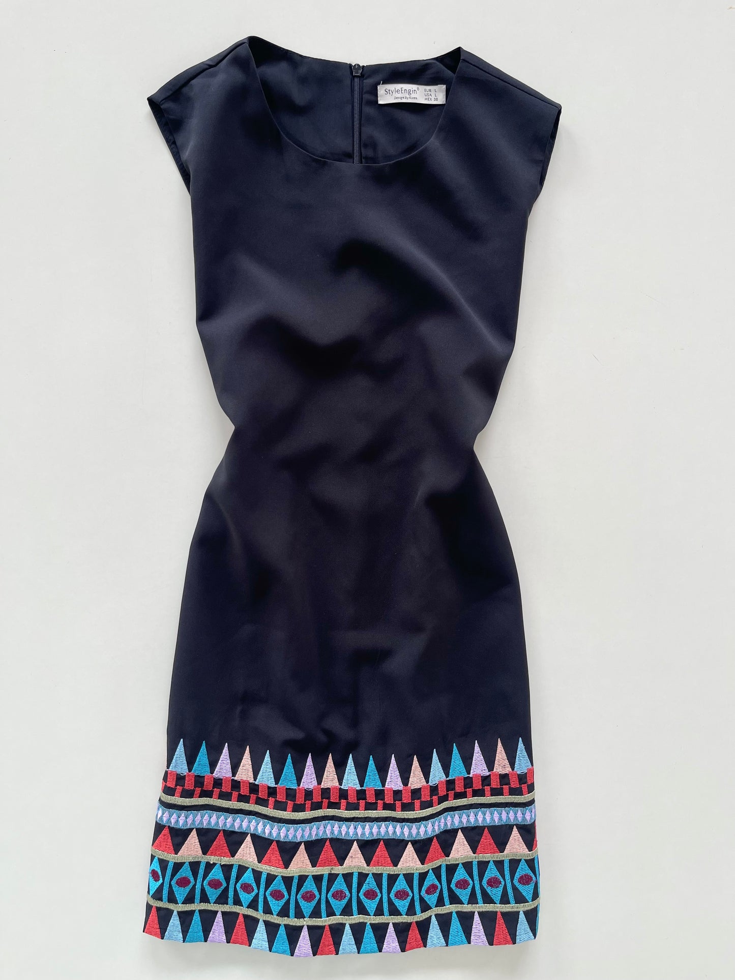 Style Engin Embroidered Dress-Bust 38