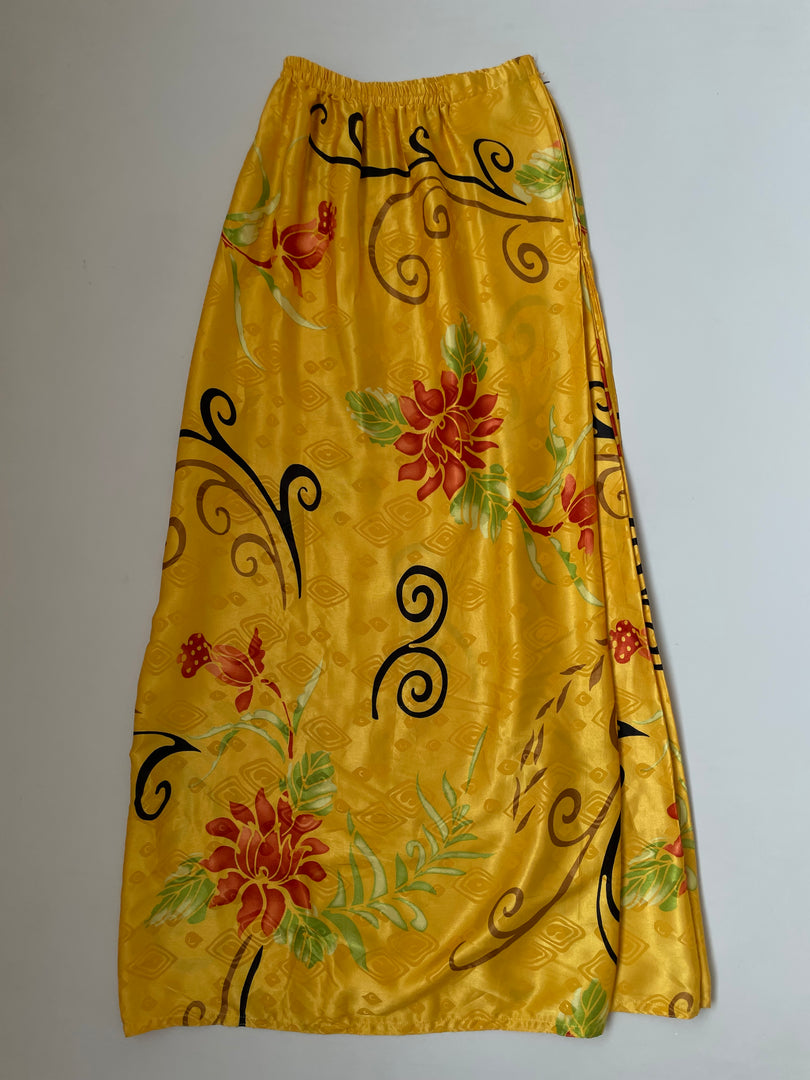 Vintage Long Skirt-Waist 24 to 28