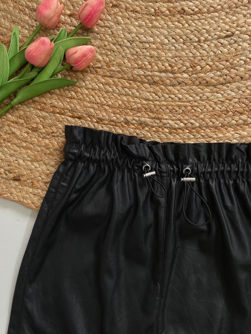 VERO MODA LEATHER SKIRT WAIST-26 to 30