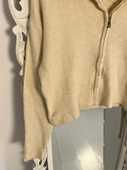 Off White Chunky Zipper-Bust 44