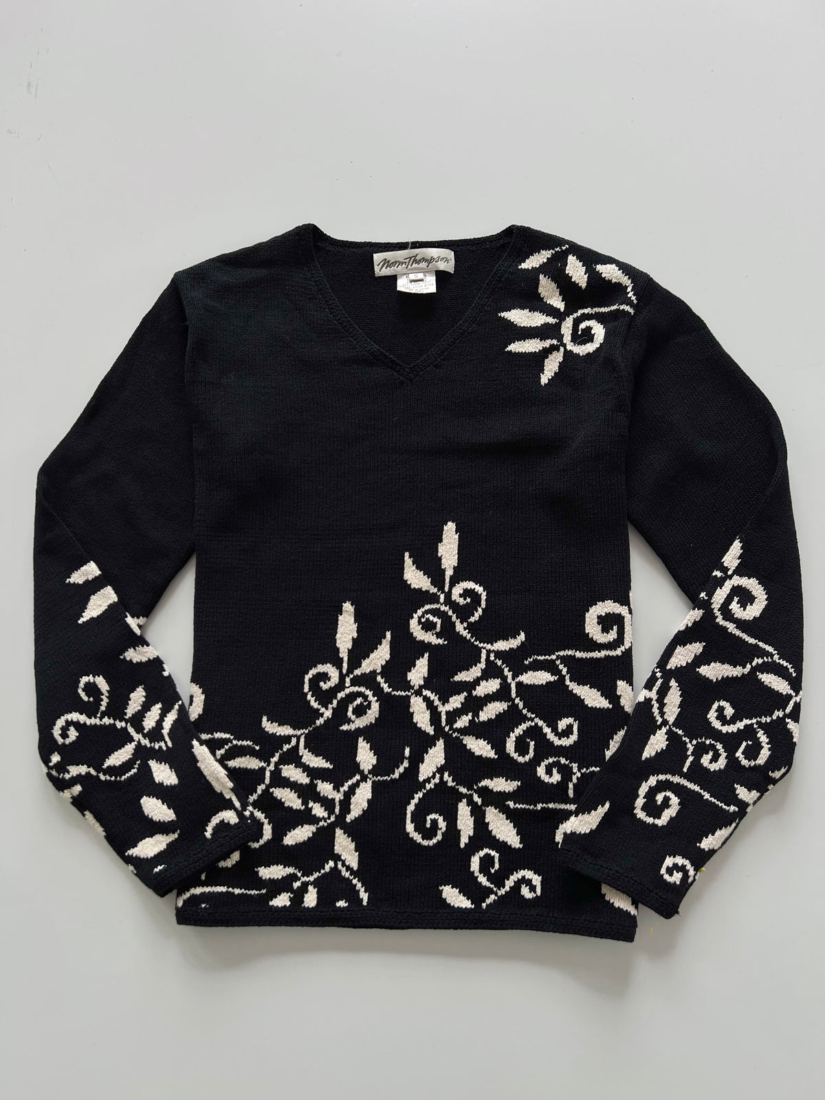 Norm Thompson Embroidered Sweater-Bust 38
