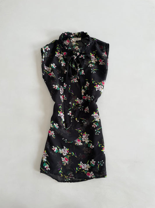 Ardene Sheer Top-Bust 40