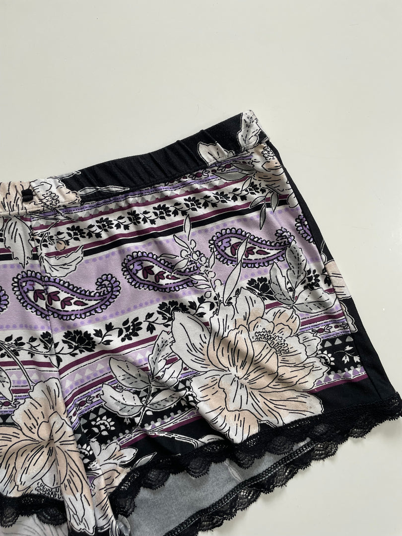 VINTAGE PRINTED LACE SHORTS - WAIST 34 TO 36