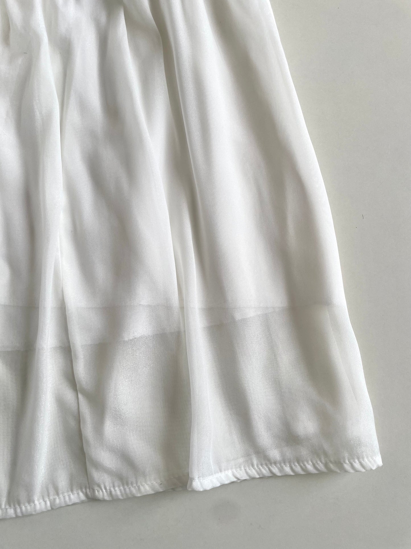 Vintage White Skirt-Waist 24 to 28
