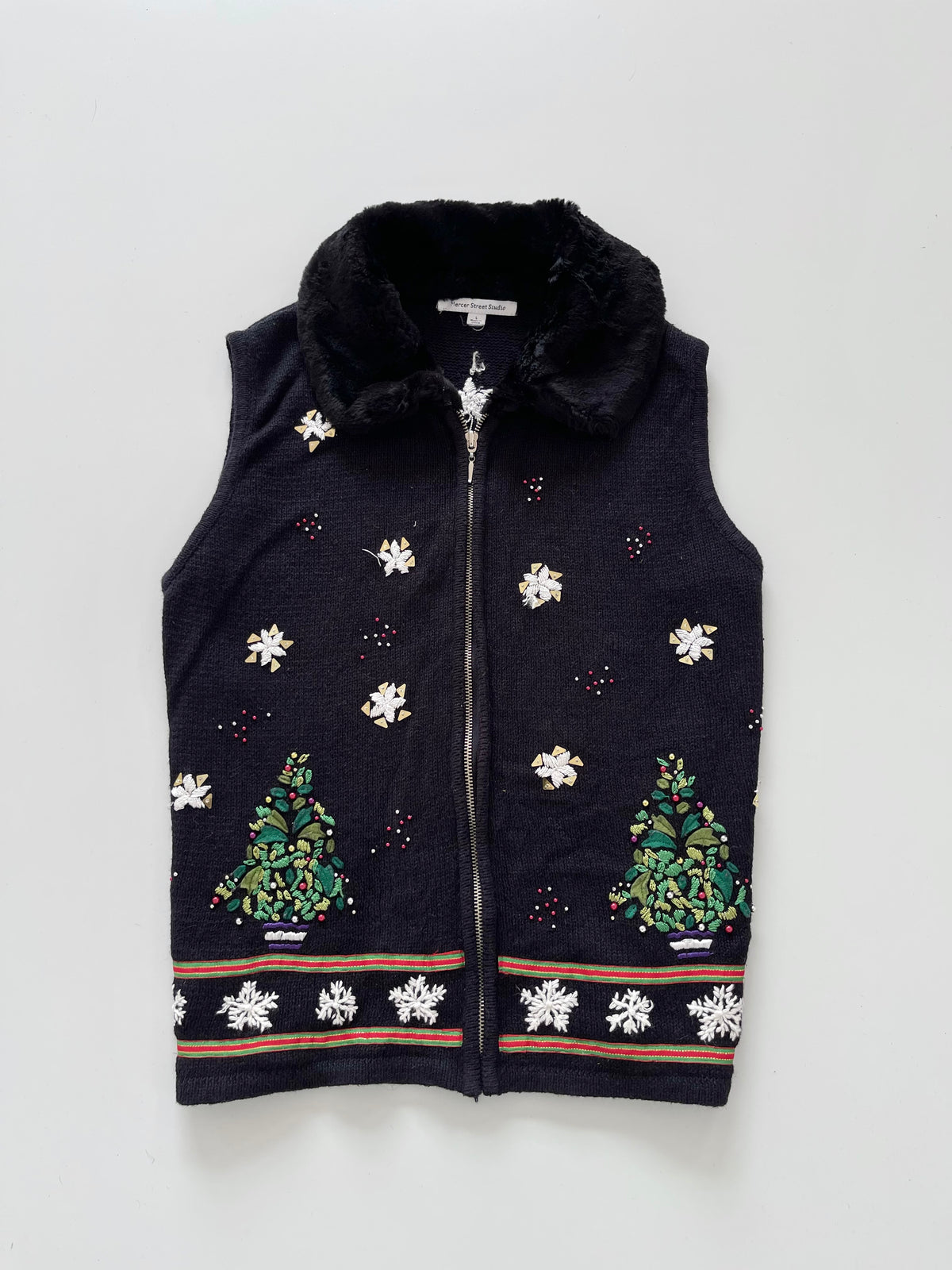 Mercer Street Studio Embroidered Christmas Vest Sweater-Bust 42