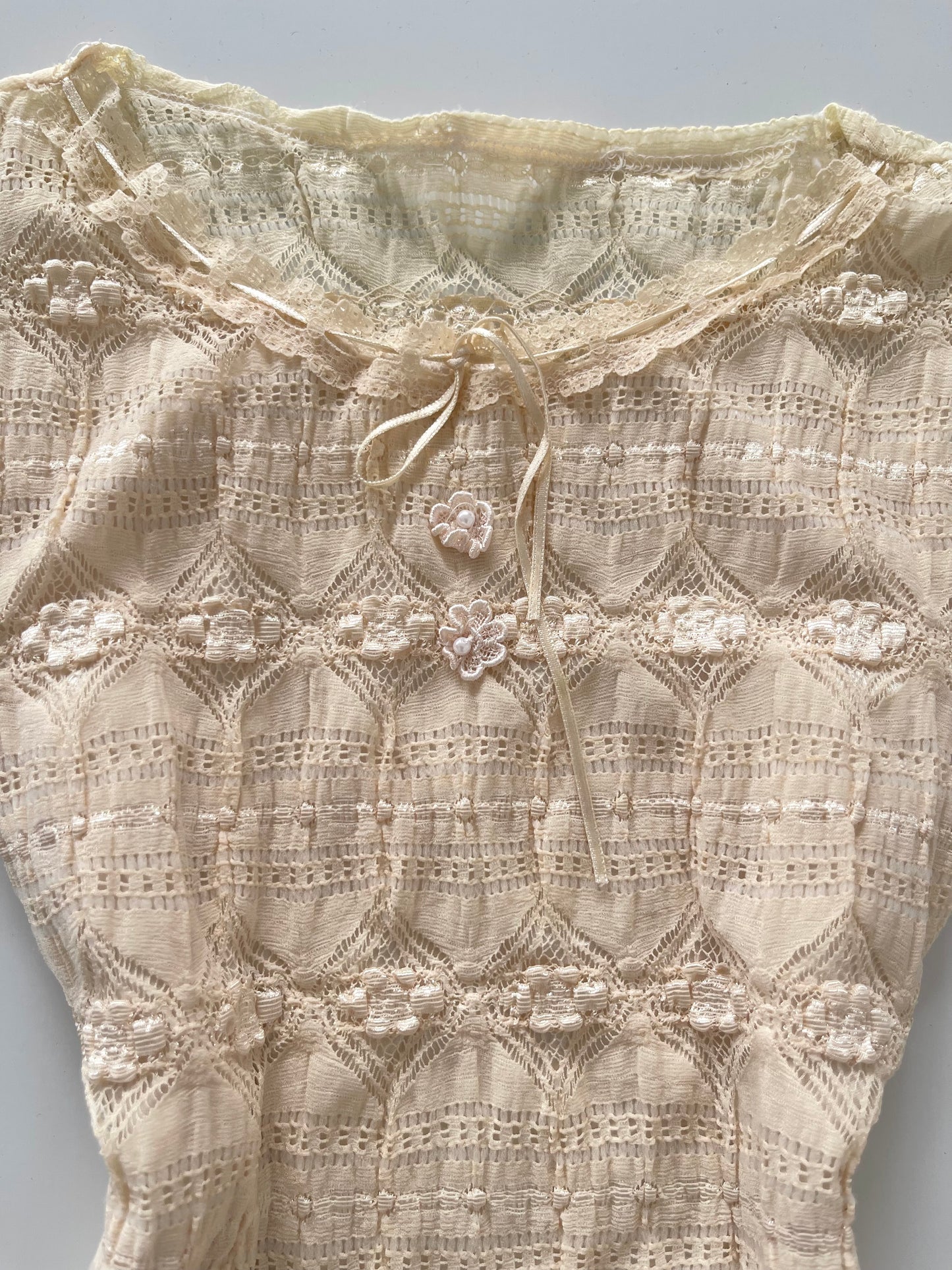 Creamy Lace Top-Bust 40 to 42
