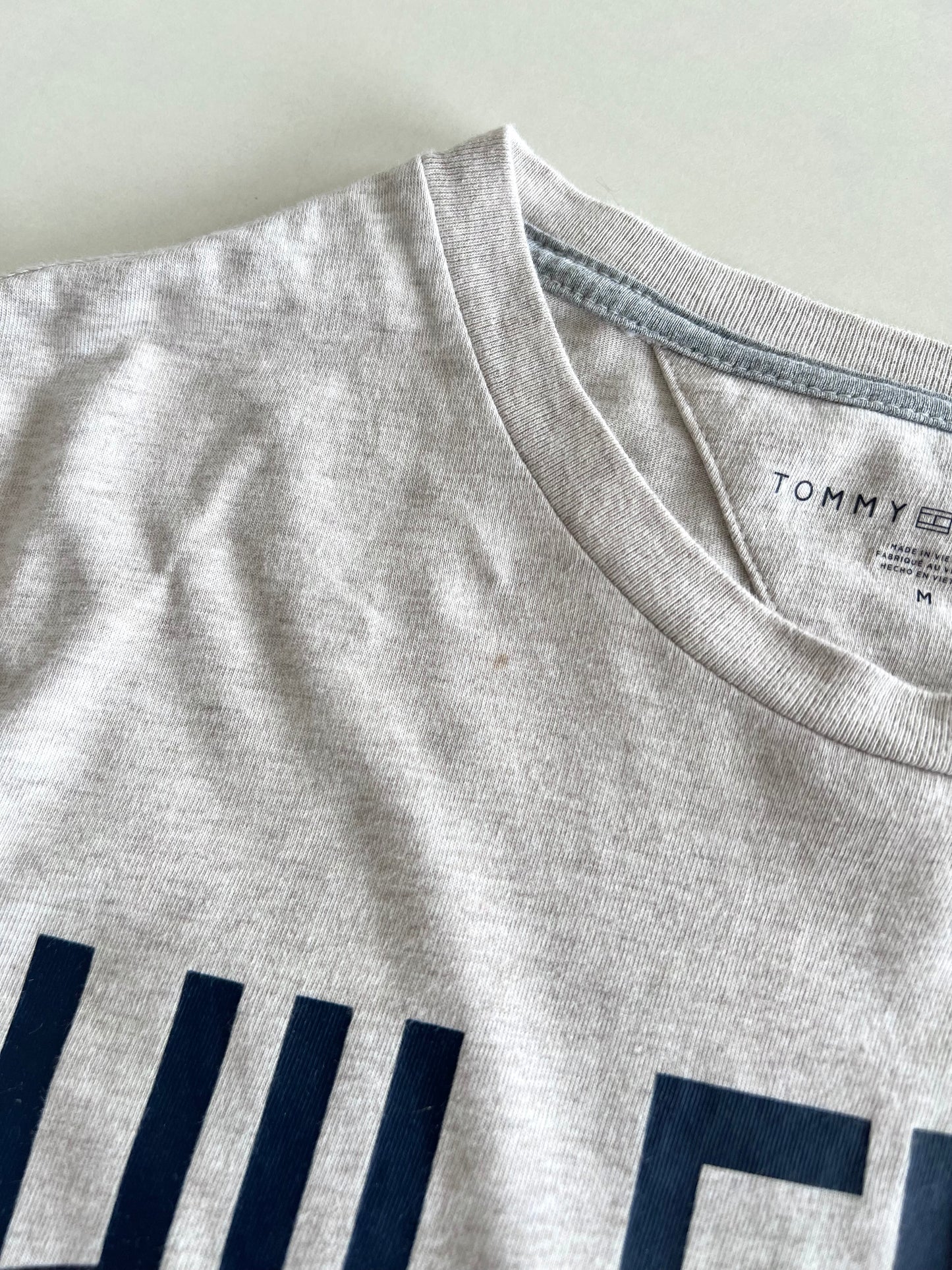 Tommy Hilfiger 100%Cotton Vintage Tshirt-Bust 40