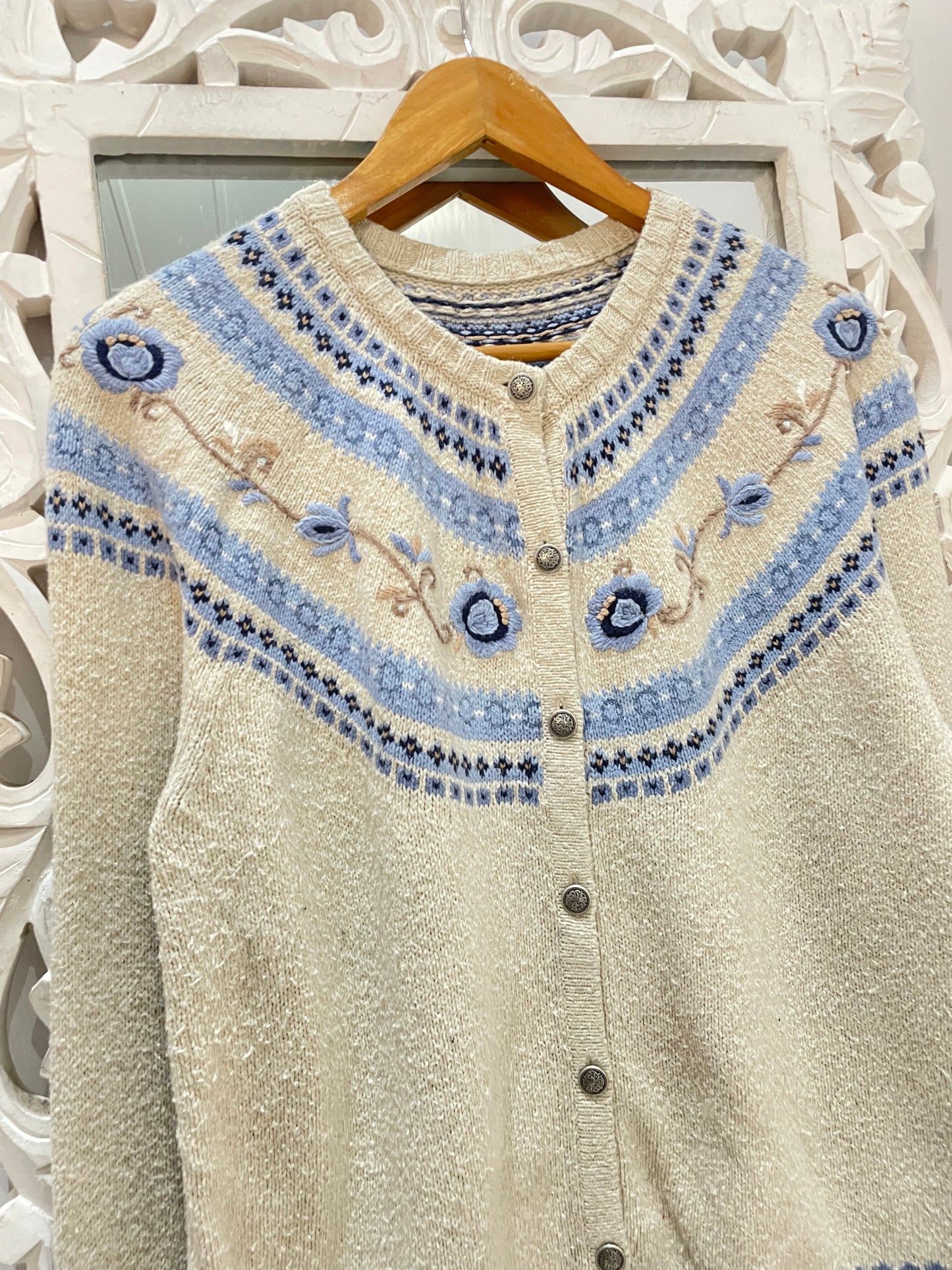 Embroidered Vintage Sweater-Bust 42