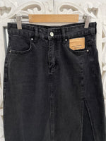 Load image into Gallery viewer, Denim Skirt-Waist 26
