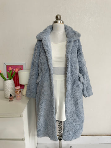 HUIER MAN POWDER BLUE FUR COAT - BUST 42