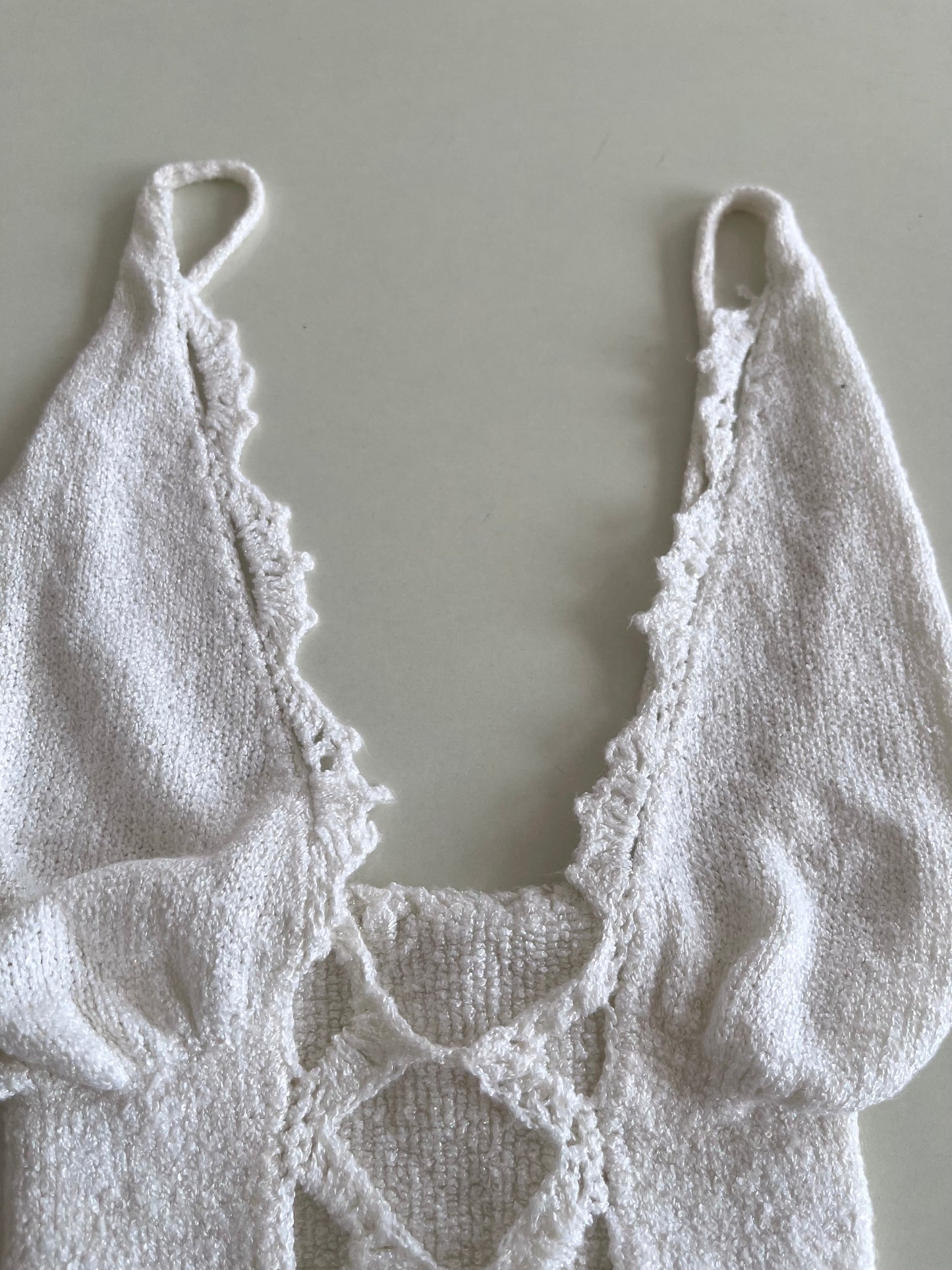 White Cutout Top-Bust 26 to 30