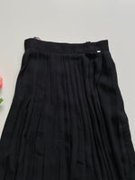 Load image into Gallery viewer, PLEATED BLACK SKIRT - WAIST 26
