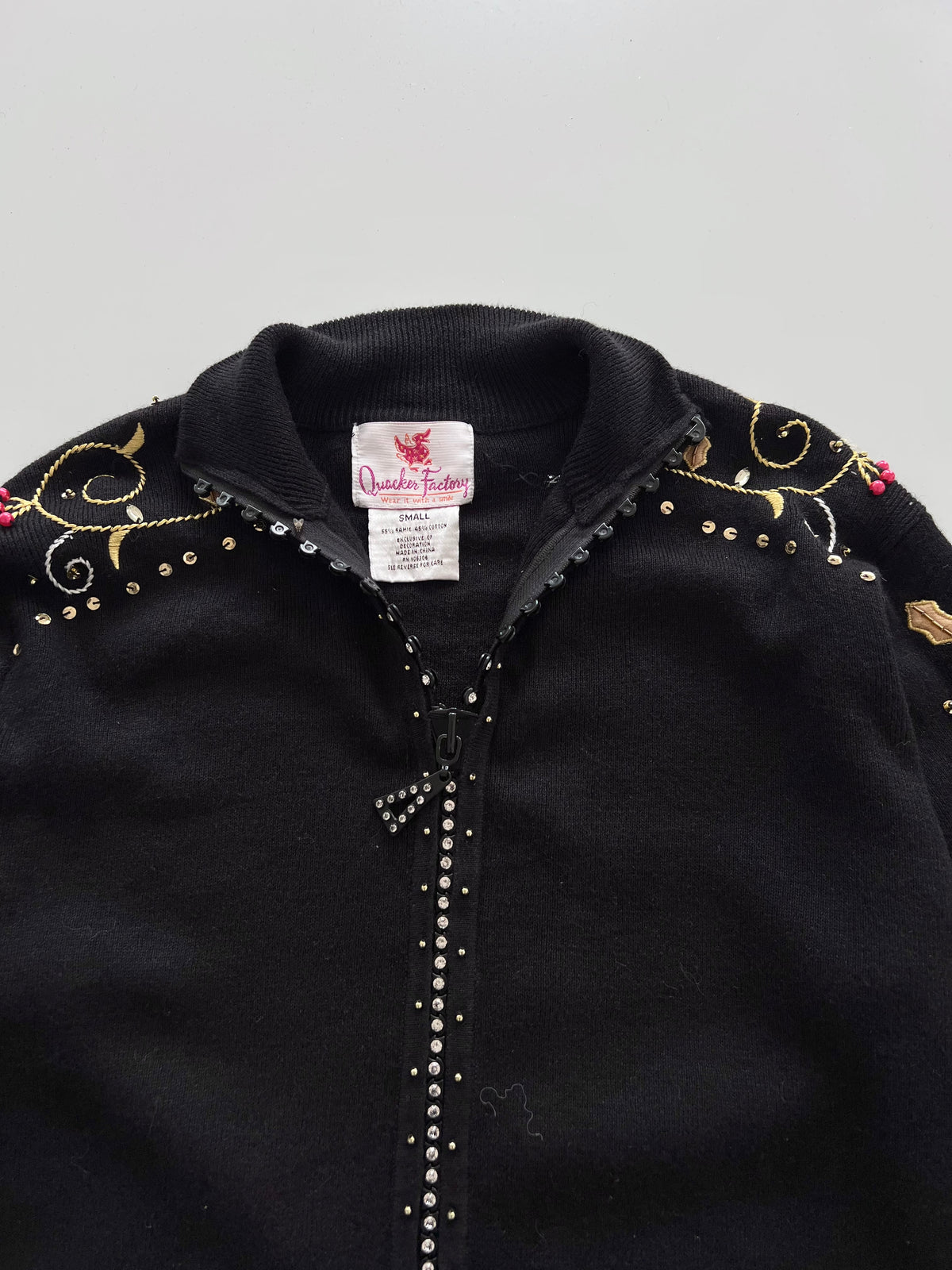 Quacker Factory Embroidered Zipper-Bust 44