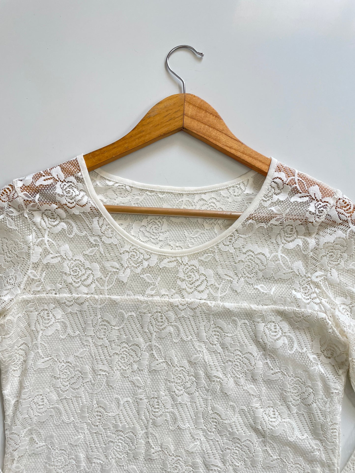 SOFT LACE LINED BUST DOWN TOP - BUST 34 TO 36