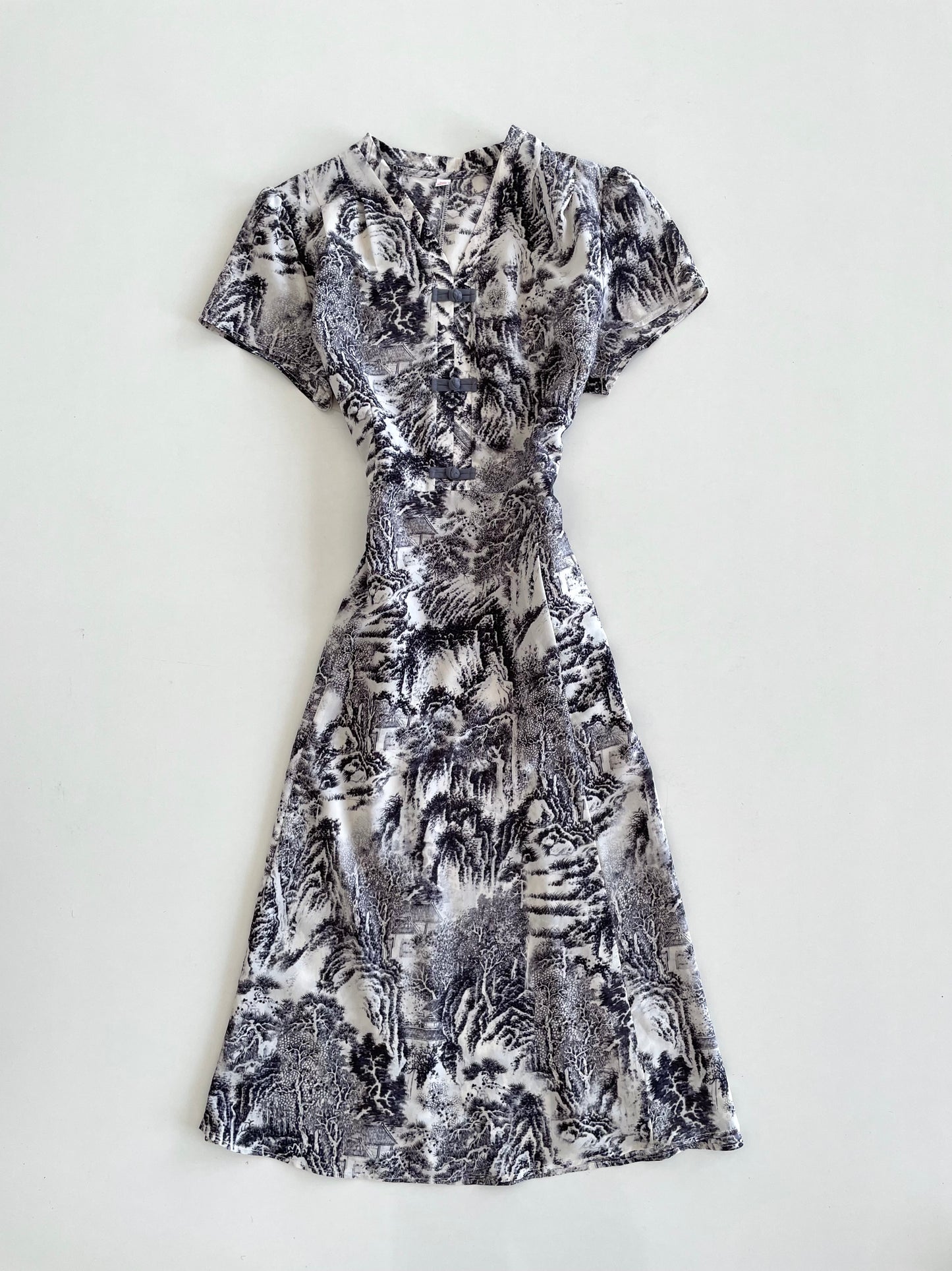 Vintage Dress-Bust 42