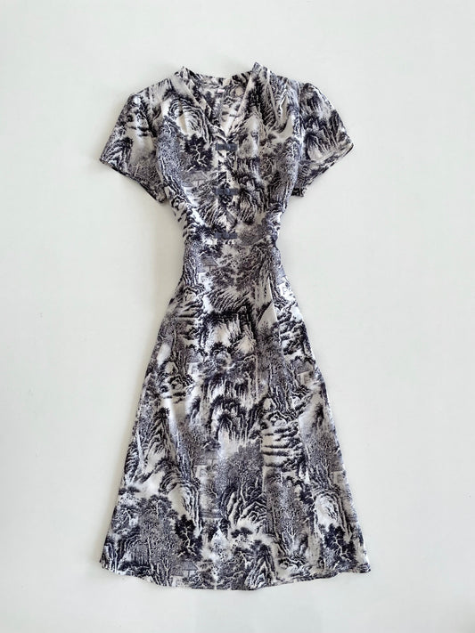 Vintage Dress-Bust 42