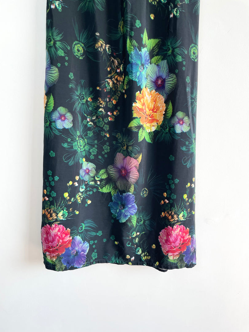 Dark Garden Skirt-Waist 30 to 36