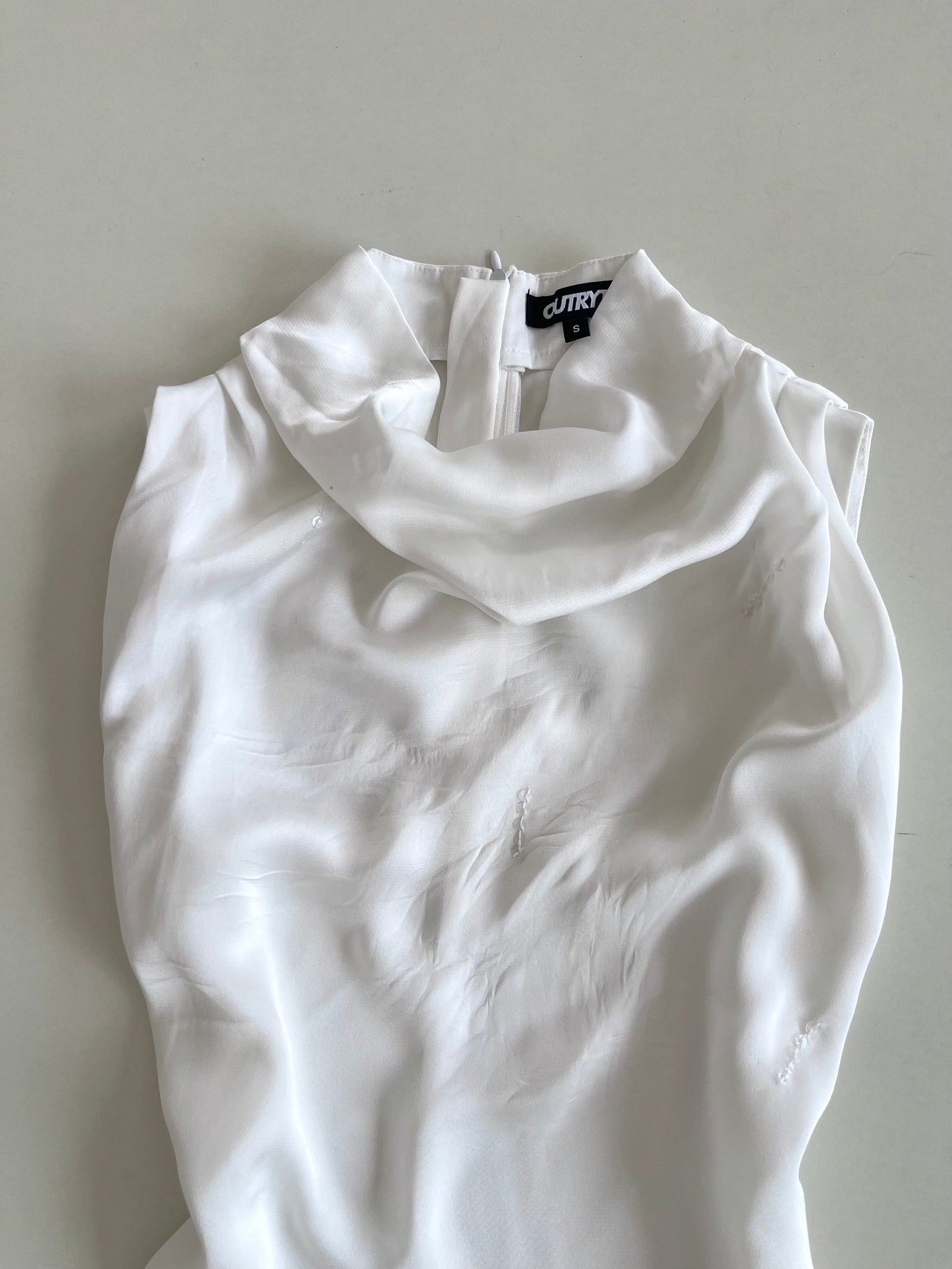 Outryt White Top-Bust 36