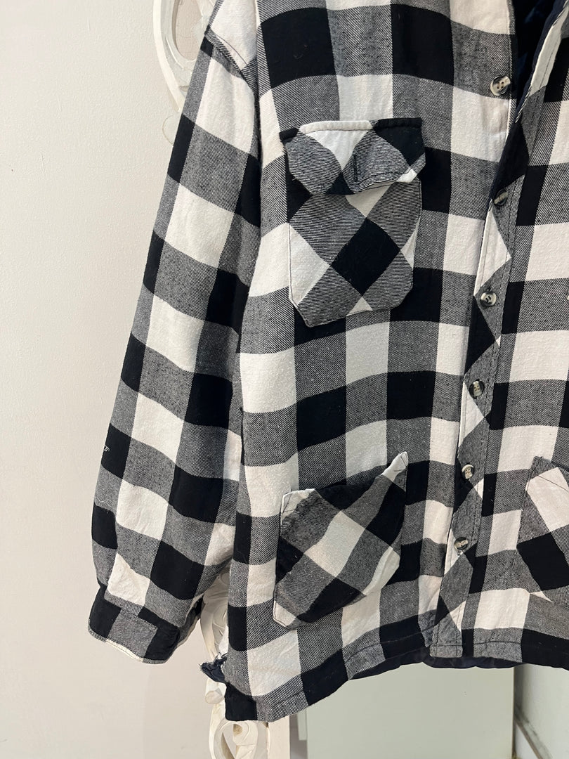 Nordiga Super Thick Shacket-Chest 44