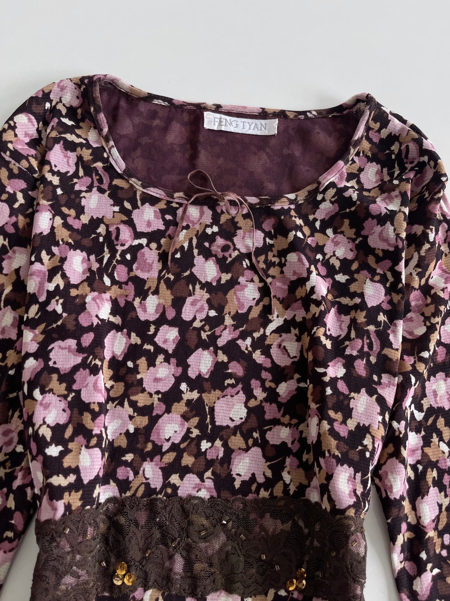 Feng Tyan Lacy Floral Vintage Top-Bust 36 to 38