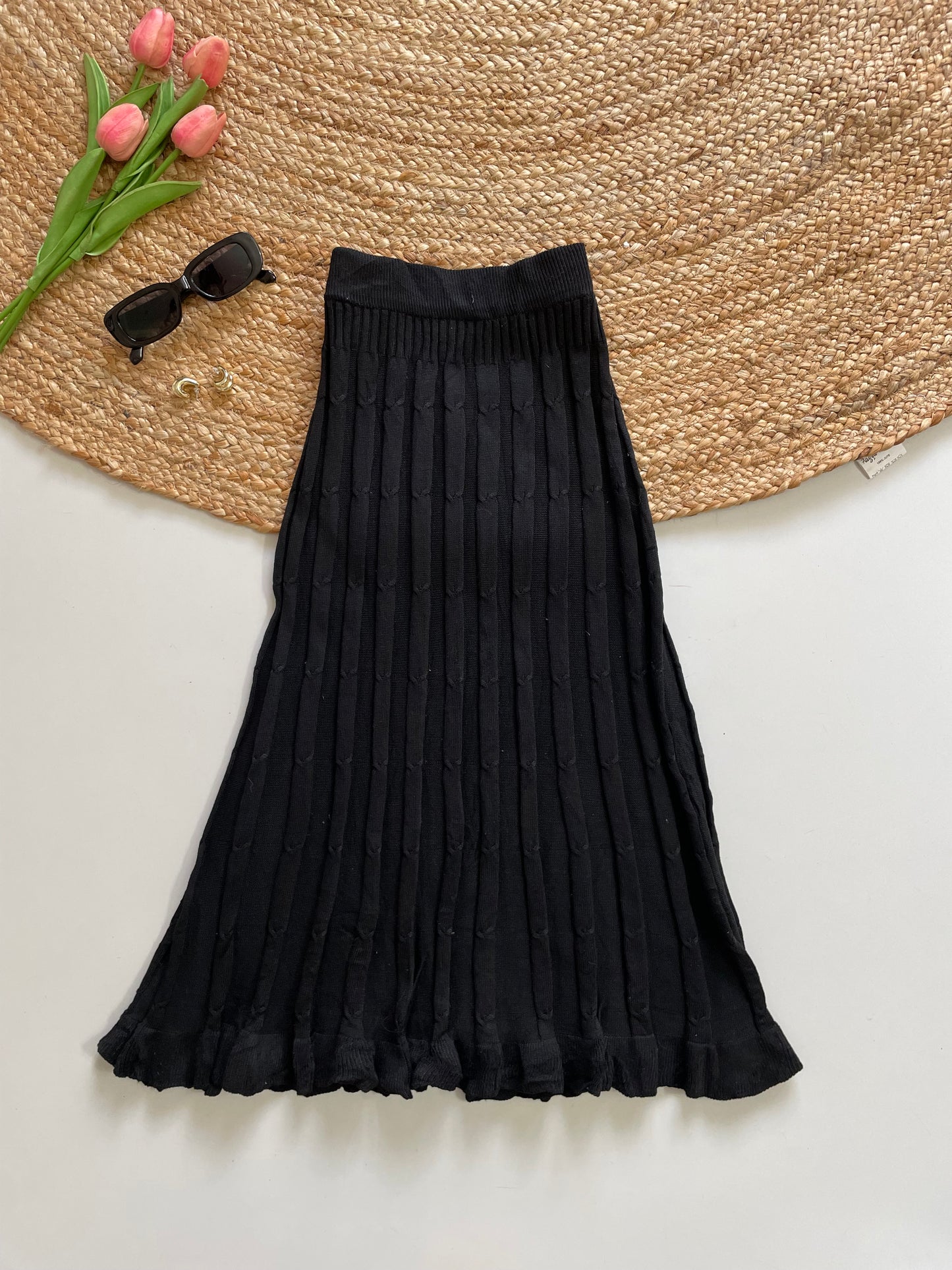 PLEATED BLACK SKIRT - WAIST 28 to 32