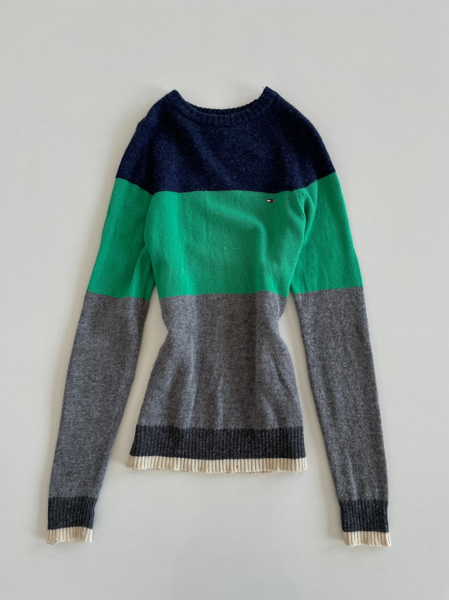Tommy Hilfiger Vintage Sweater -Bust 36 to 38