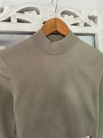 Load image into Gallery viewer, Pre Winter Top-Bust 28 to 32
