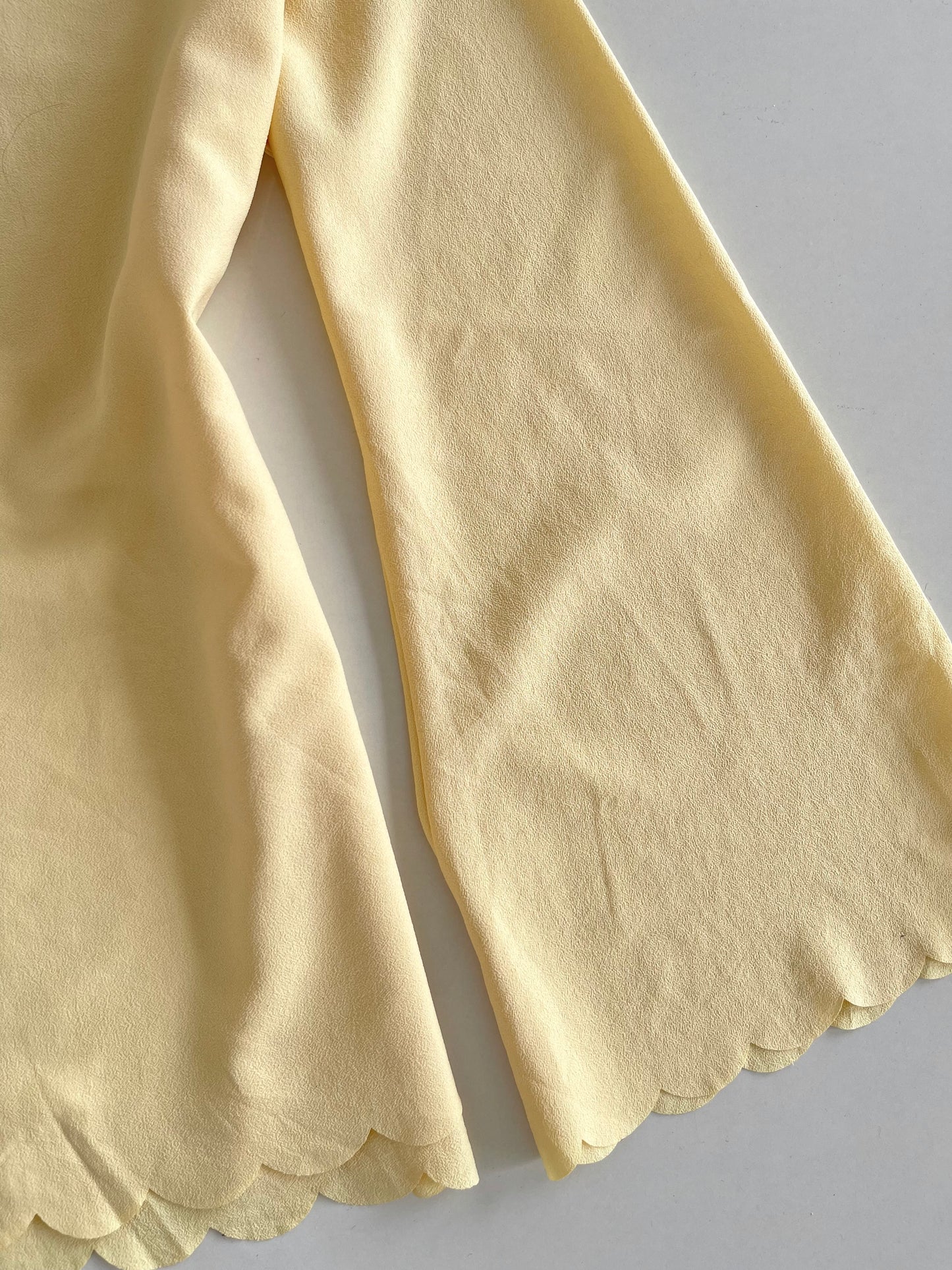 Butter Yellow Dramatic Sleeve Top-Bust 36