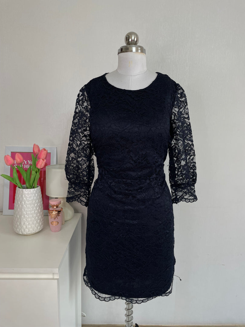 VERO MODA BLUE LACE DRESS - BUST 40 Outdated VERO MODA BLUE LACE DRESS - BUST 40 Outdated