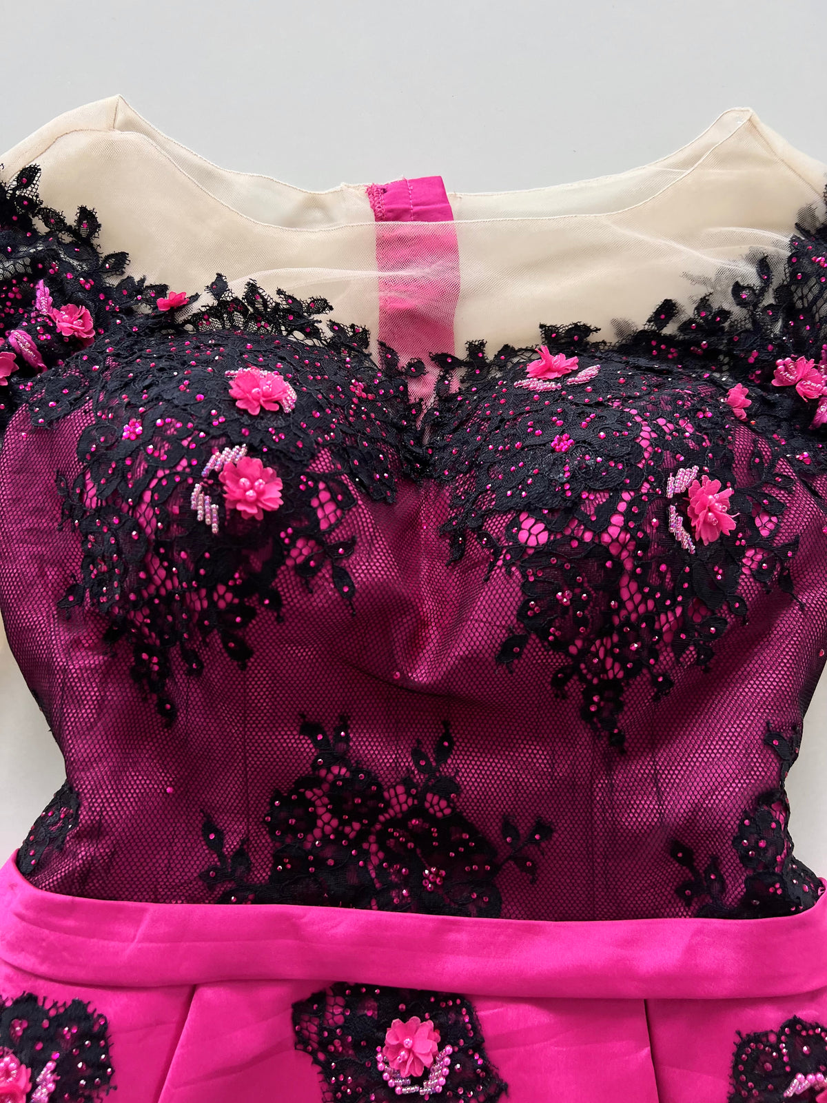 Vintage Embroidered Top-Bust 34
