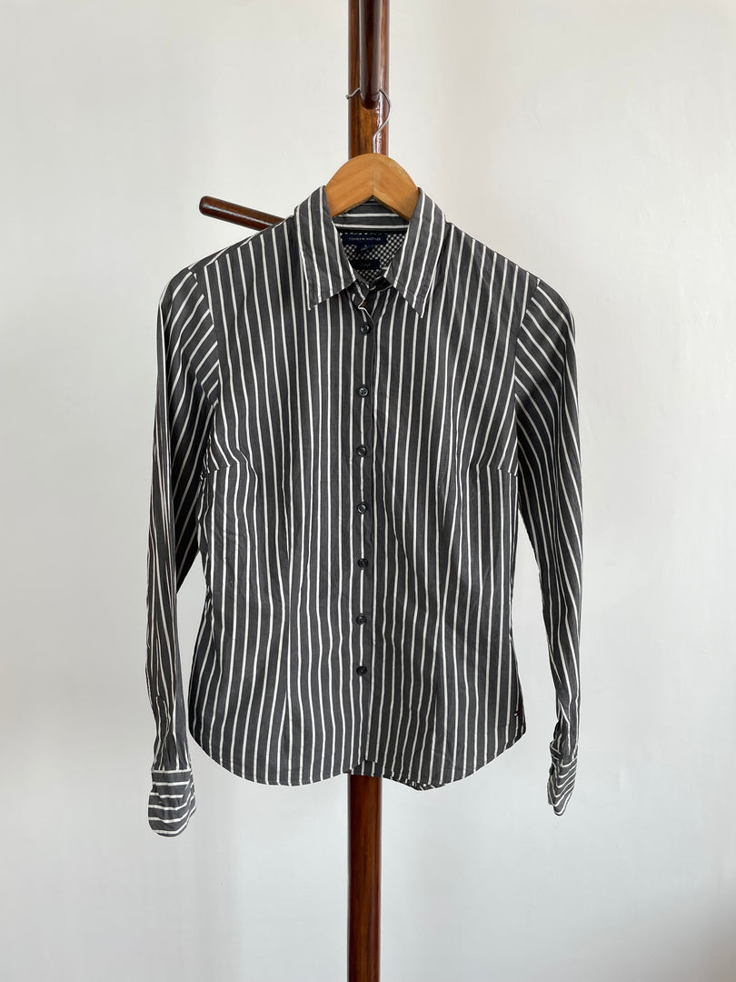 Tommy Hilfiger Vintage Shirt-Bust 34 to 36