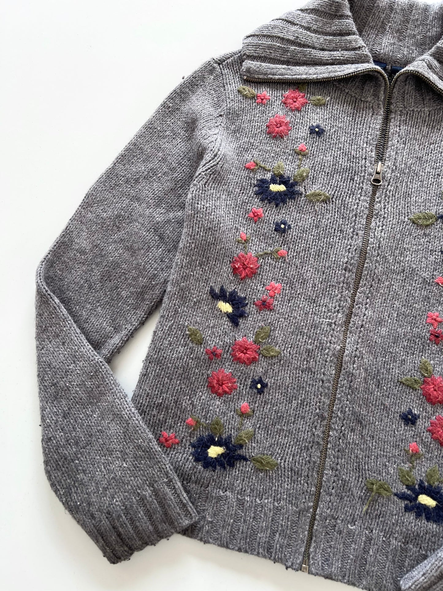 Sonoma Embroidered Zipper -Bust 40