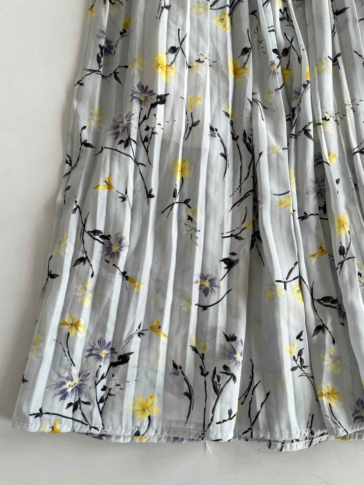 Pleated Vintage Skirt-Waist 26 to 30