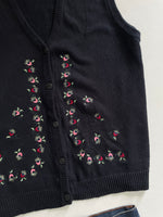Load image into Gallery viewer, Tabi Vintage Embroidered Sweater Vest-Bust 40

