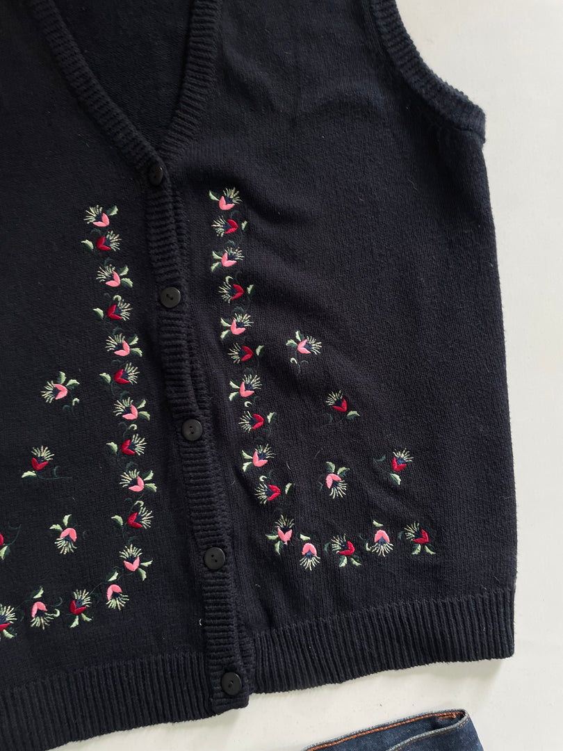 Tabi Vintage Embroidered Sweater Vest-Bust 40