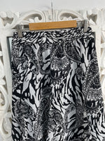 Load image into Gallery viewer, Skirt-Waist 32 to 34
