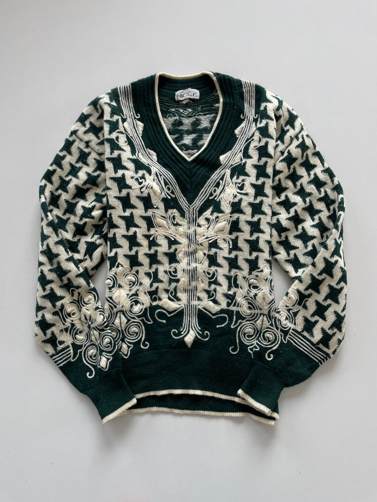 Monsieur Nicole Vintage Embroidered Sweater-Bust 44
