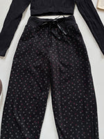 Load image into Gallery viewer, Calvin Klein Fleece Sweatpants-Waist 32 to 34
