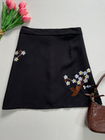 Load image into Gallery viewer, Embroidered Skirt-Waist 34
