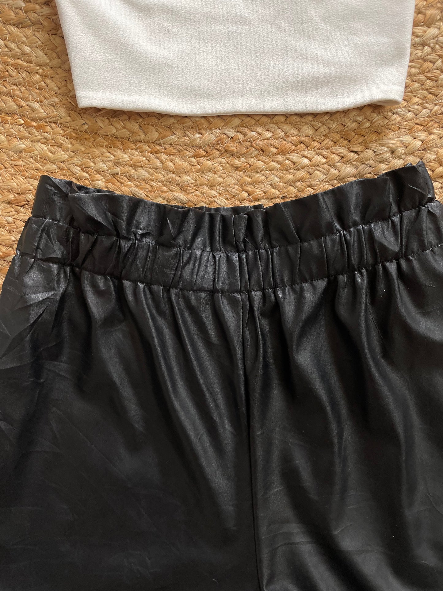 LEATHER SHORT-WAIST 32 TO 36