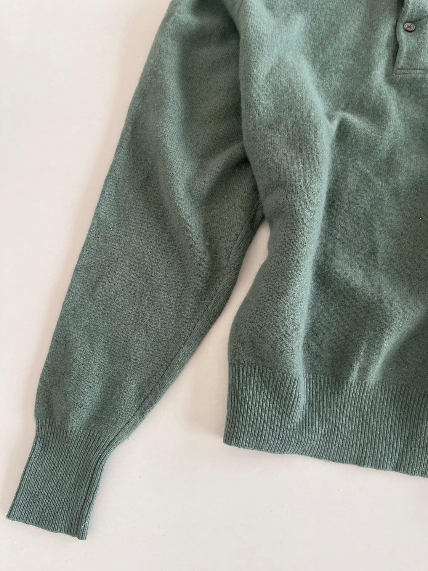 Ralph Lauren 100% Lambs Wool Vintage Sweater-Bust 42 to 44