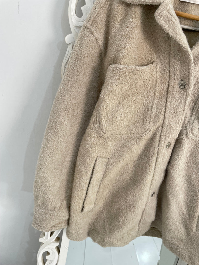 Bershka Super Duper Thick Shacket-Chest 42