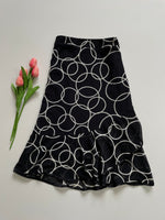 Load image into Gallery viewer, CIRCLES BLACK PRINTED SKIRT - WAIST 26
