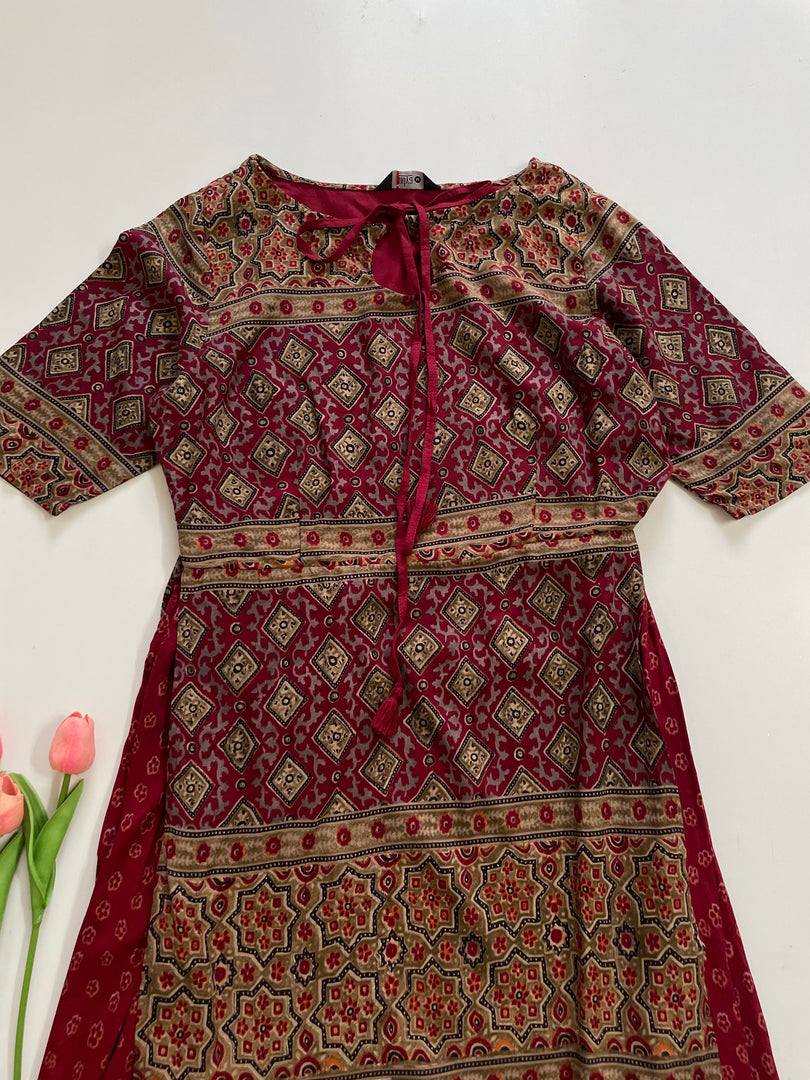 INDYA MAROON PRINTED KURTI - BUST 36