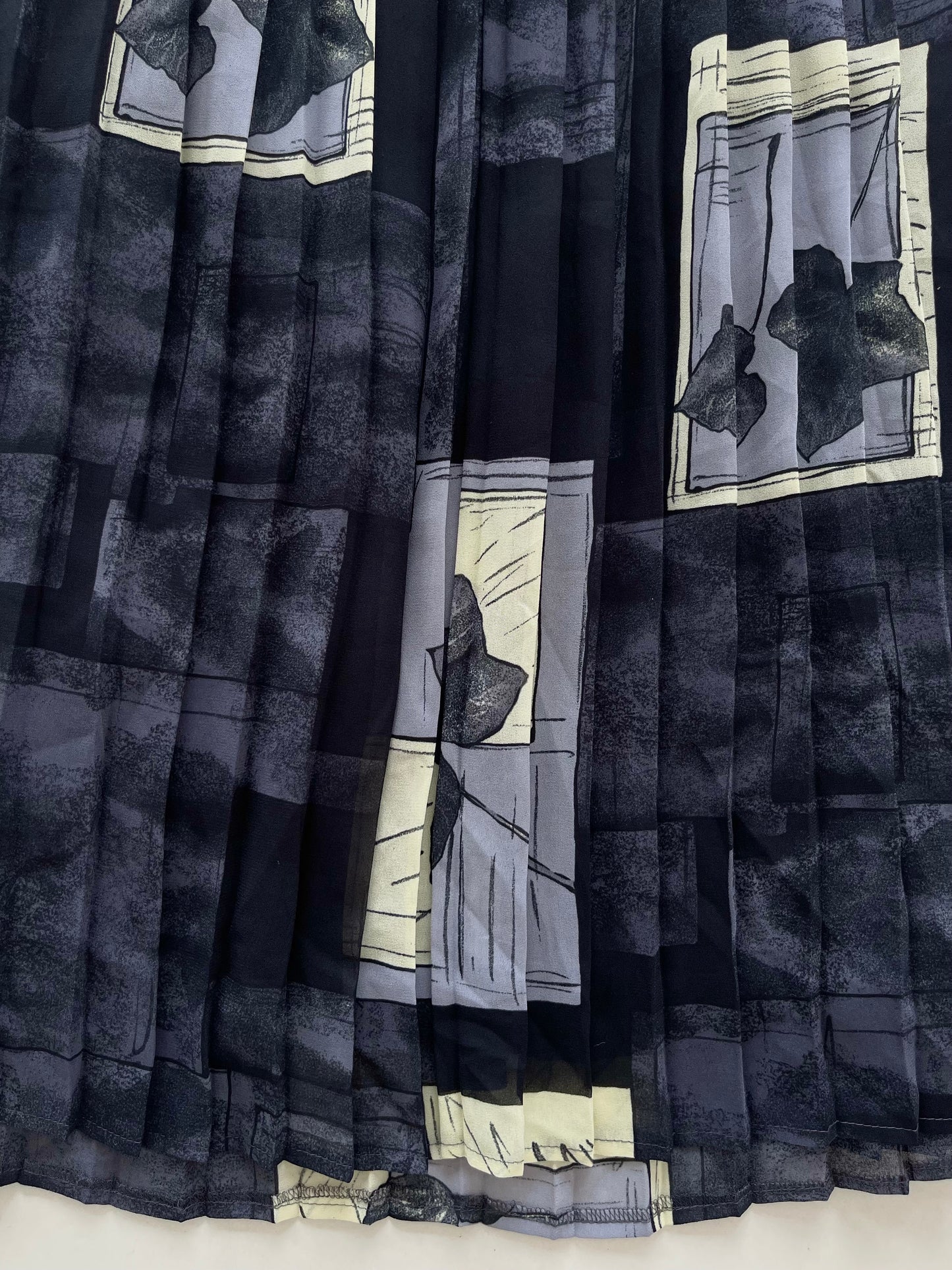 Vintage Pleated Skirt-Waist 38 to 42